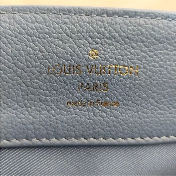 Louis Vuitton Top Handle Bag in a Rare Color - Picture 4 of 6